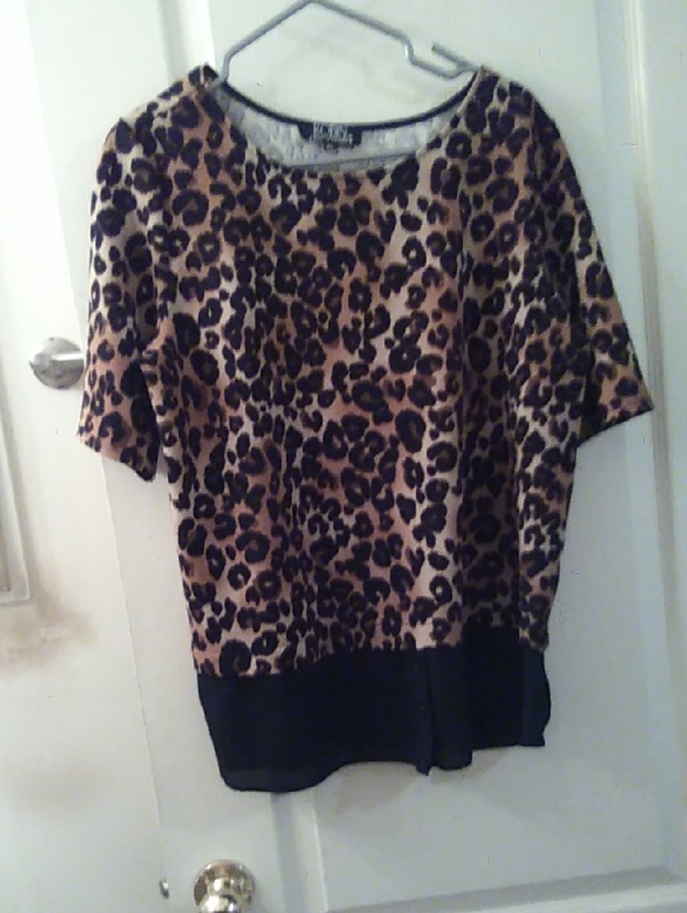 Leopard Print Short Sleeve Women’s Top with Black Hem